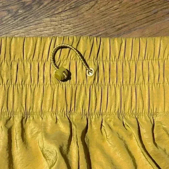 Champion Gold High Waisted Running Workout Shorts, Size‎ XL - Picture 2 of 5